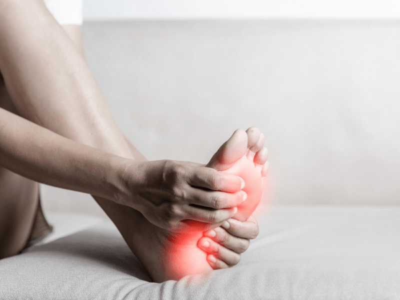 Burning Feet Syndrome – Symptoms, Causes and Effective Treatments